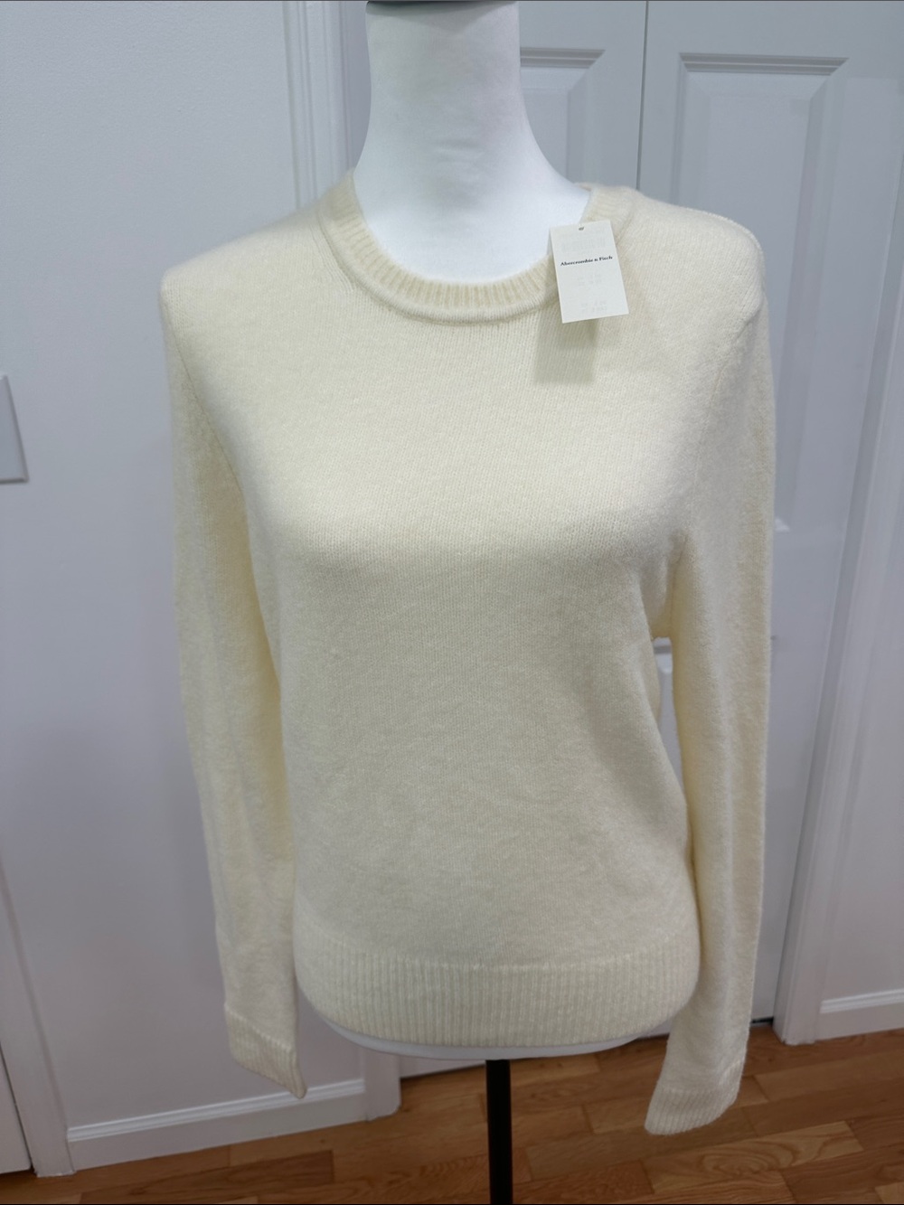 NWT Abercrombie & Fitch Soft Ivory Crewneck Sweater